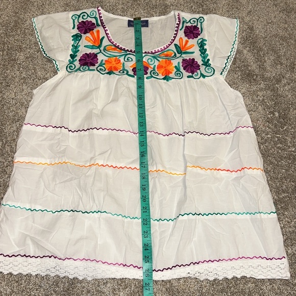 MODA ROYAL EMBROIDERED BLOUSE WITH TEIRS SIZE M-L? - Picture 6 of 6